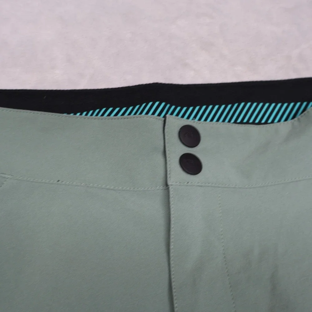 Yeti Cycles Shorts Mens Large Green Antero Mountain Bike Stretch Light Athletic